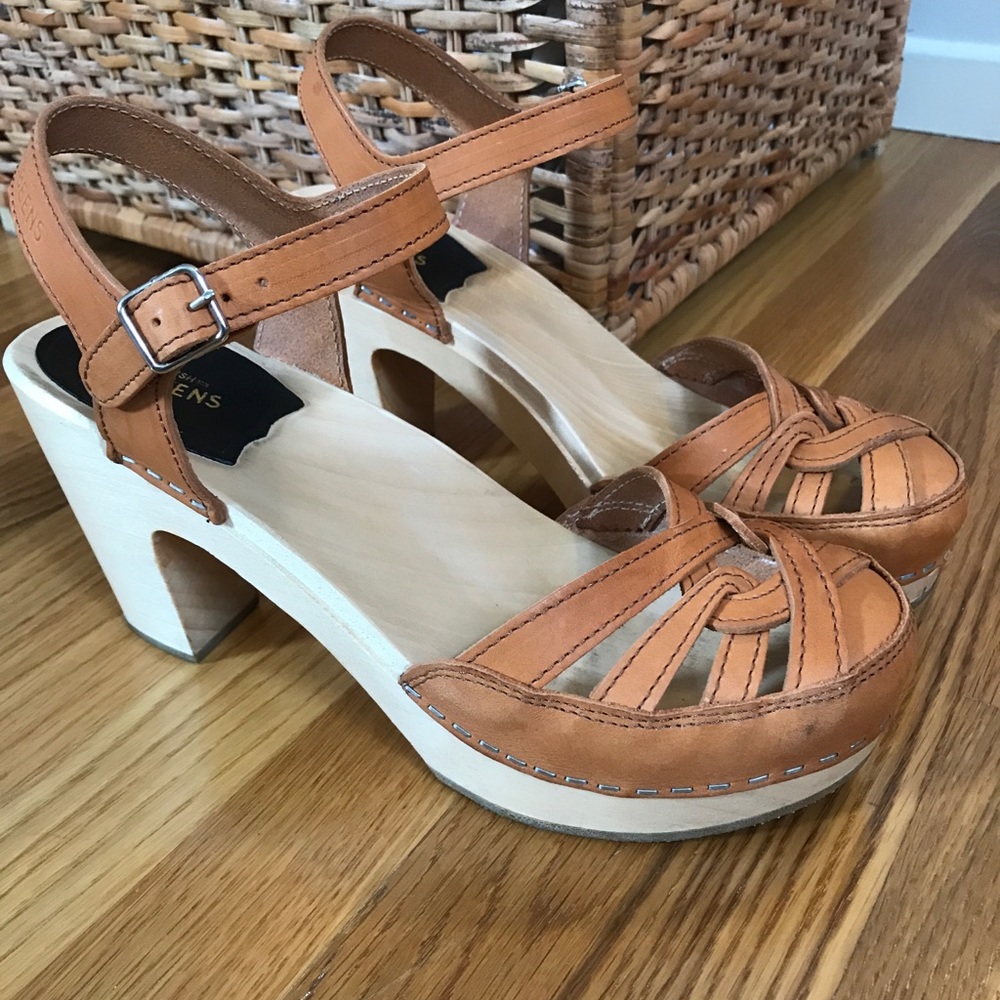 Swedish Hasbeens Agneta Sky High
